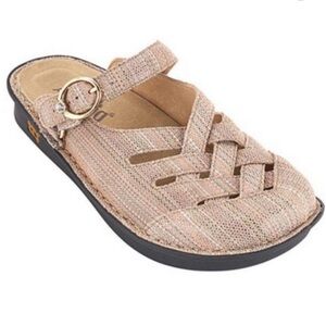 Alegria Naturally Tan Beige Freesia Comfort Clogs Size 8 / 8.5 NEW Without tags